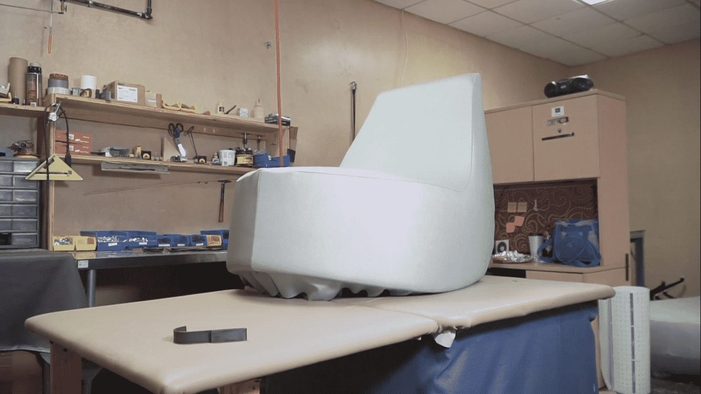 04 EKO Contract chair